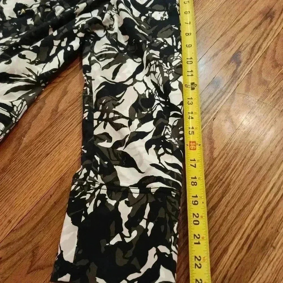 ST JOHN Womens Jacket Size 12 Full Zip Floral Black White - Picture 9 of 9